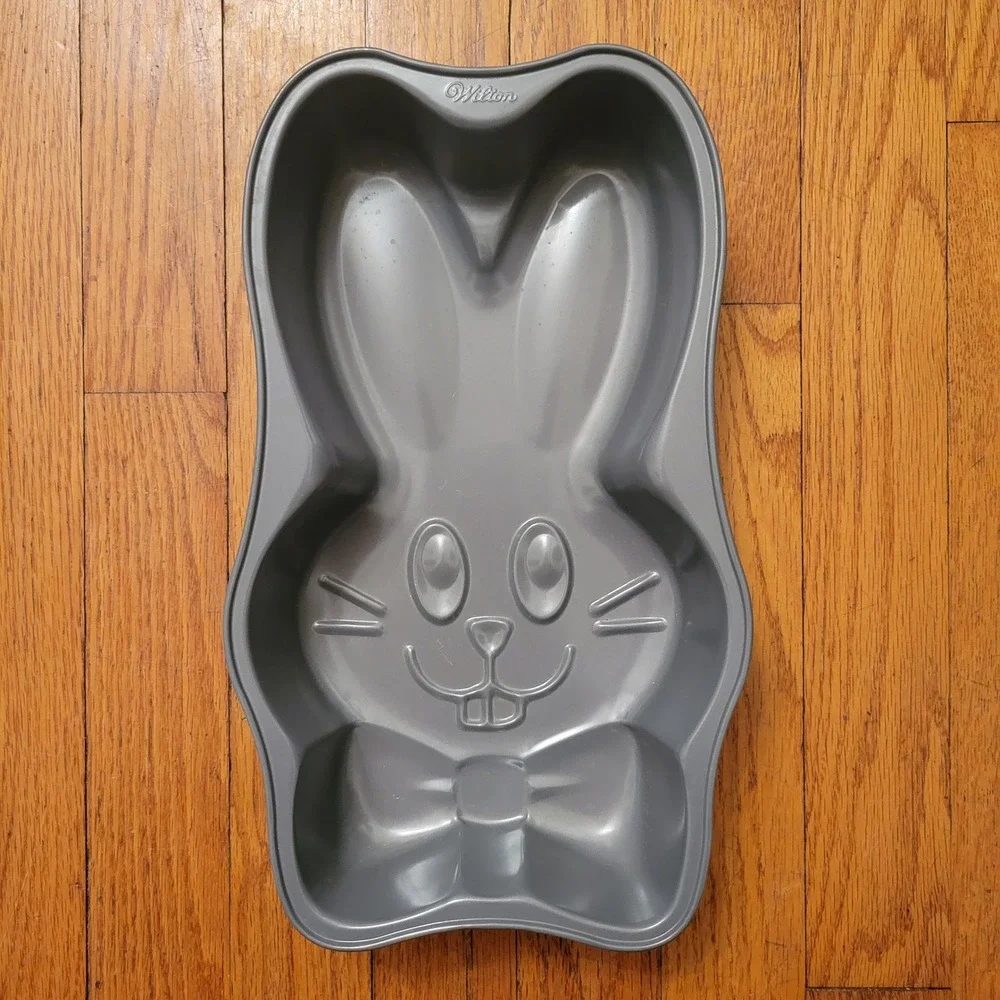 Wilton Easter Bunny Cake Pan Shaped Baking Mold Holiday Rabbit Party Non Stick‎